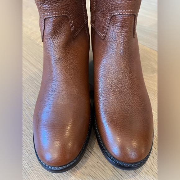 NWOT- Tory Burch Junction Boots- Brown Pebbled Leather - size 8.5M - Picture 3 of 16